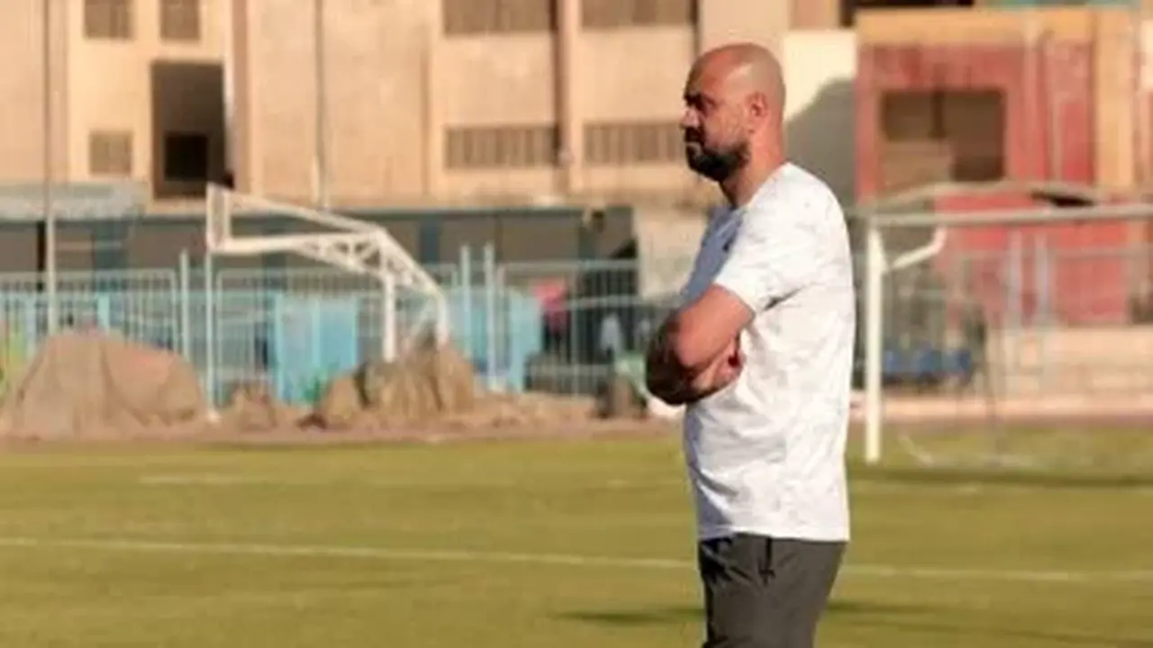 رضا شحاتة يحدد خريطة التشكيل لمباراة بيراميدز والمقاولون العرب